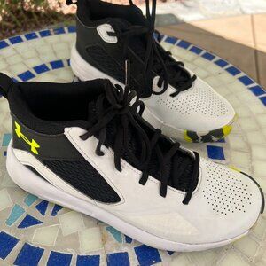 Under Armour Kids sneakers size 8 mens or woman 9.5